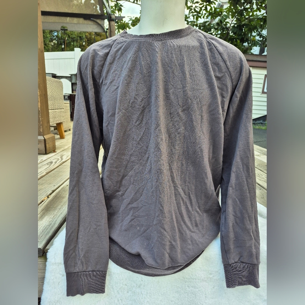 Icebreakers Mens Wool Pale Blue Sweater Sz XL...In great condition...no holds,sp